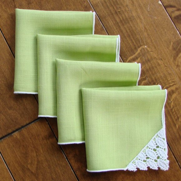 Vintage Green Crochet Lace Napkins Set of 4 Square Kitchen Dining Napkins - Picture 1 of 7